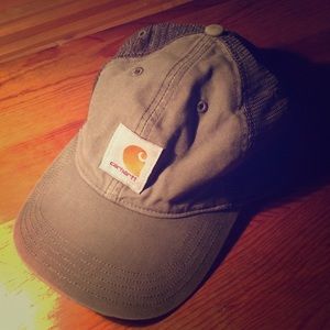 NWOT Carhartt relaxed fit trucker / mesh cap